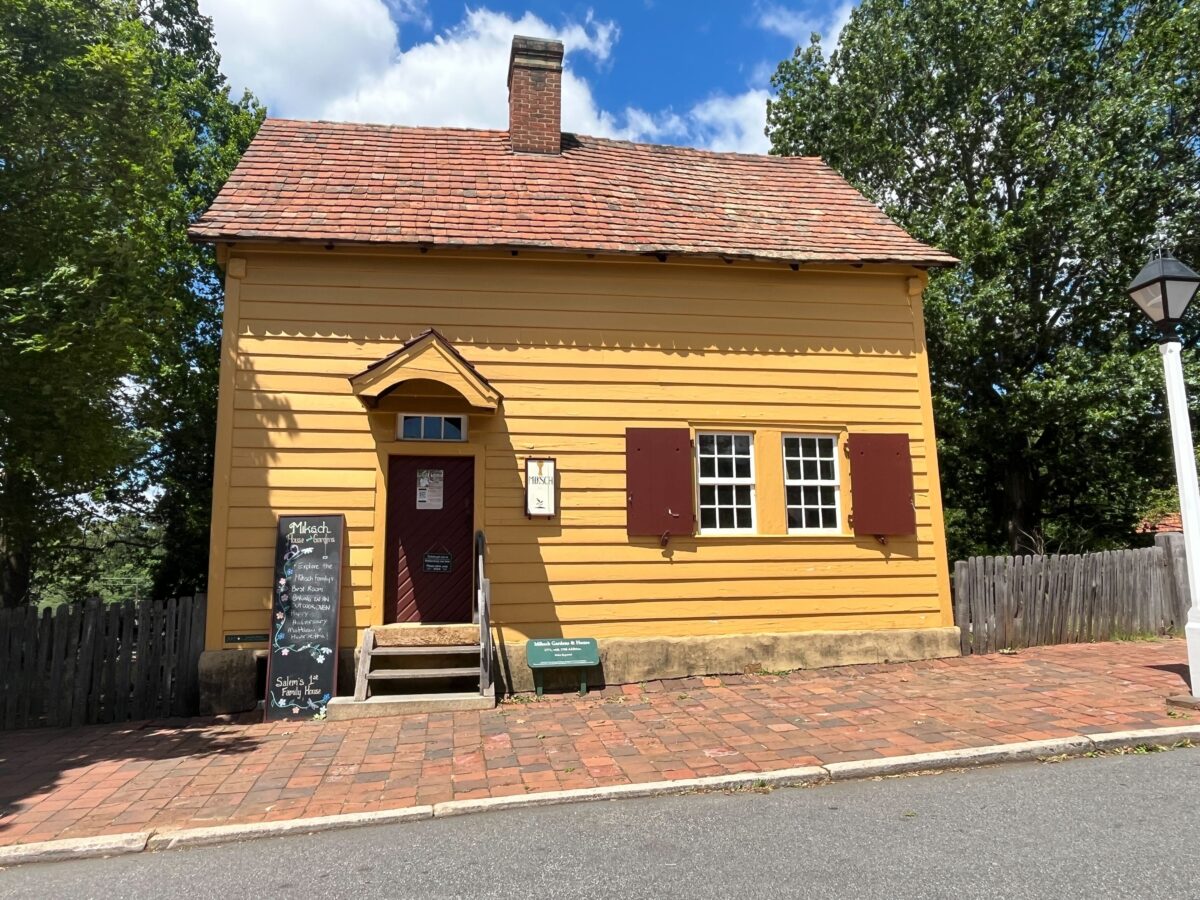 Miksch house and garden old salem.